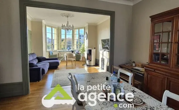 MAISON BOUGEOISE RÉNOVÉE