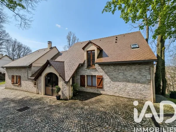 Maison 6 pièces 215 m²