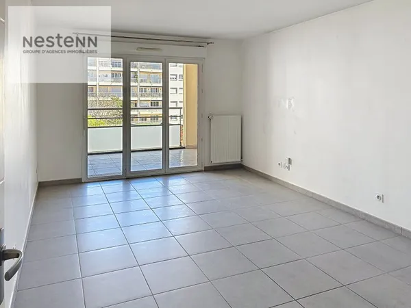 A vendre : Appartement 3 piècesà Toulon +garage- Secteur Saint Roch