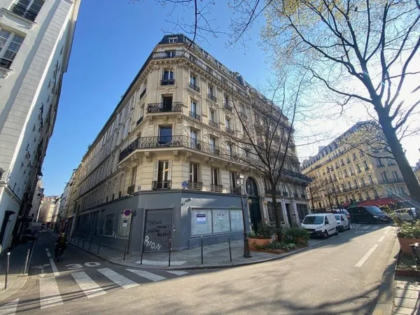 Bureaux 318 m²
