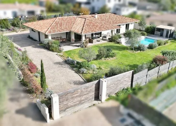 BASTELICACCIA Superbe villa F5 avec piscine