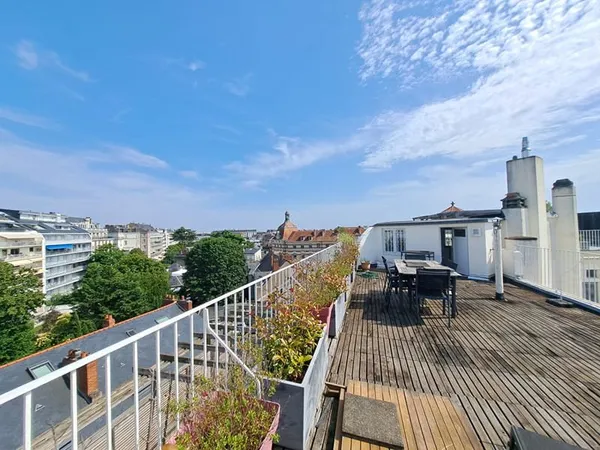Appartement T2 de 55,44 m² au dernier étage avec ascenseur, terrasse plein ciel de 50 m² et garage
