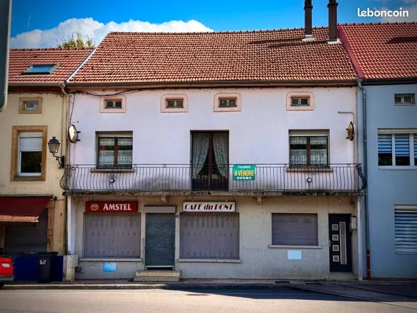 Maison avec local, appartement F5 et grenier