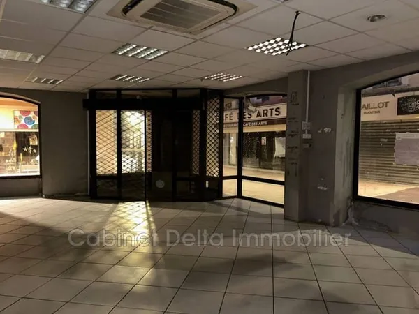 Local commercial 70 m²