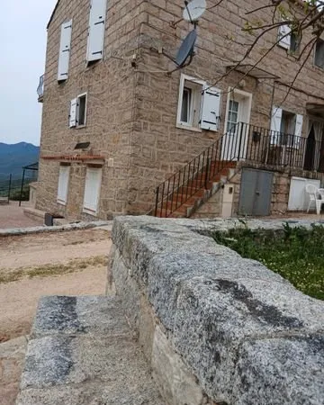 Location annuelle T2 Chialea Ste Lucie de tallano