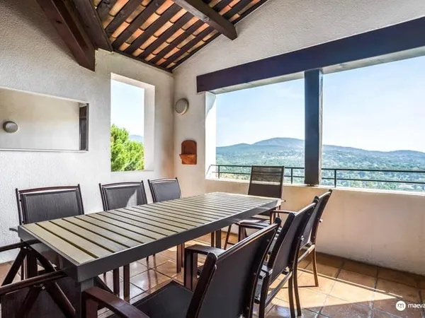 Appartement 4 pièces rénové - Vue mer