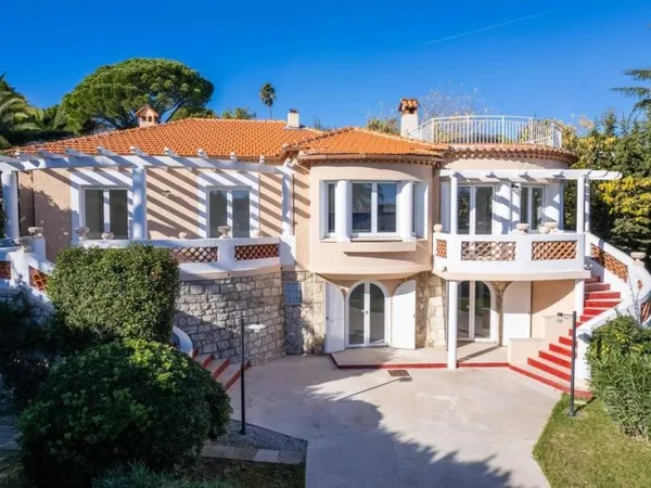 Villa 8 pièces 280 m²