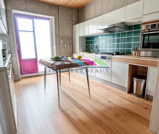 Maison de ville 173 m2, 7 pièces avec terrasse et jardin Ci