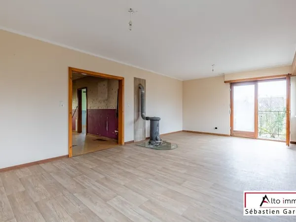 Maison 5 pièces sur 1653 m2 de terrain constructible