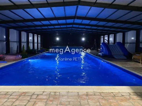 Maison 13 pièces 425 m²
