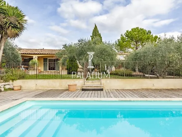 Villa de Standing avec Studio et Piscine à Pierrevert