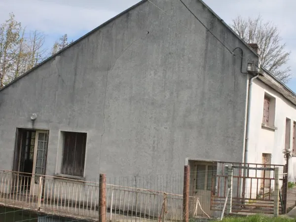 Maison100 M² à rénover+ garage+terrain
