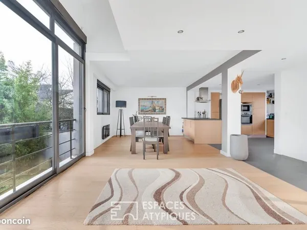 Maison 6 pièces 233 m²