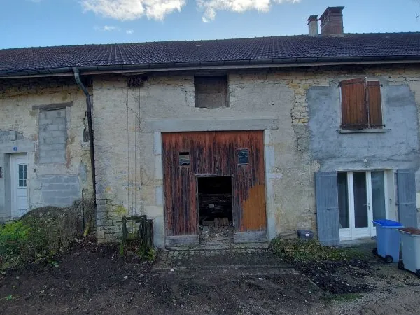 Local d’activité et entrepôt Vente Orgelet   34500€