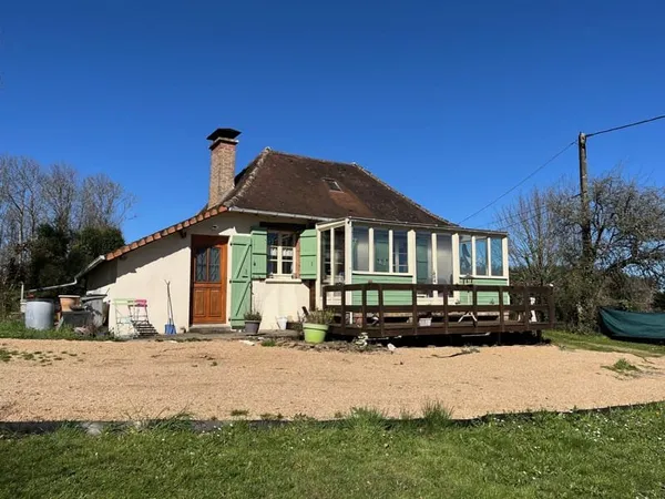 Meuzac maison de plain-pied en pierres, 2 pièces sans voisin