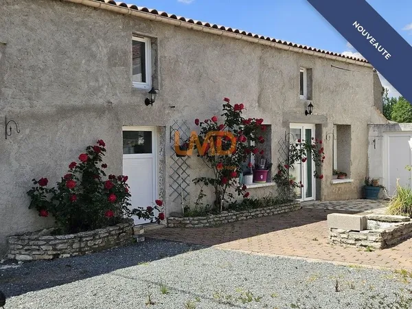 Maison village