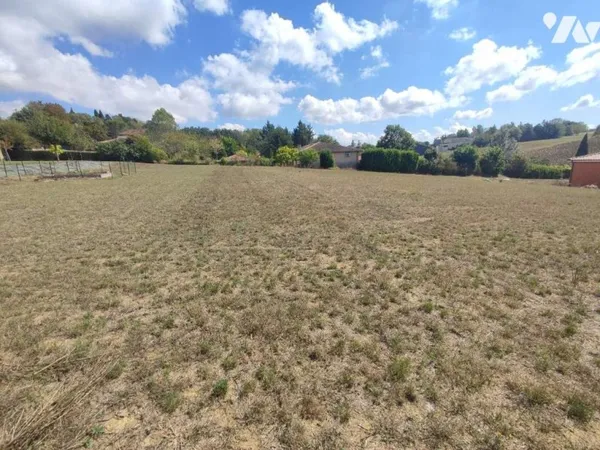 Terrain 1692 m²