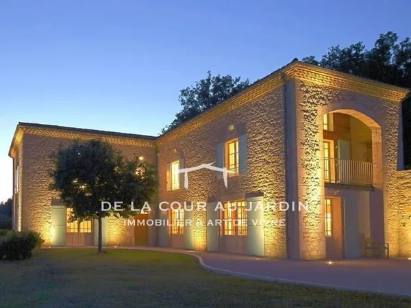 Superbe propriété restaurée par un designer, vue sur vallée