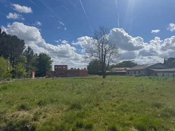 Terrain 1003 m²