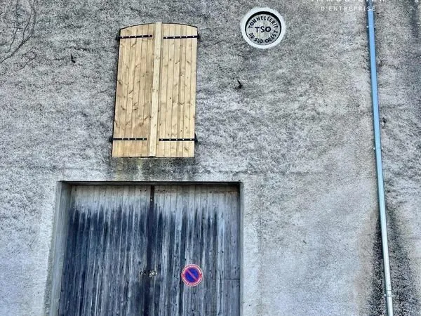 Garage 136 m² Brens