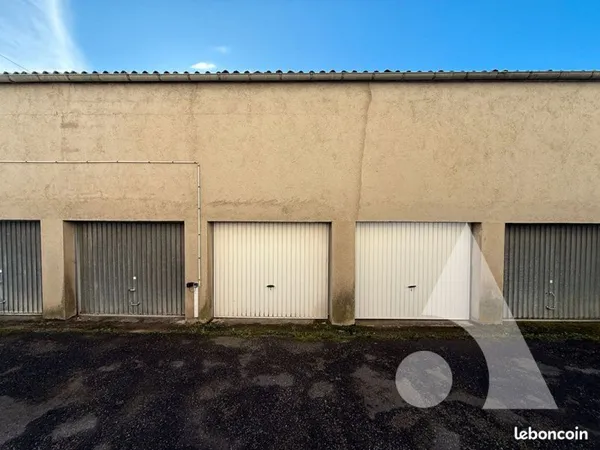 Parking/box 15 m² GUERET