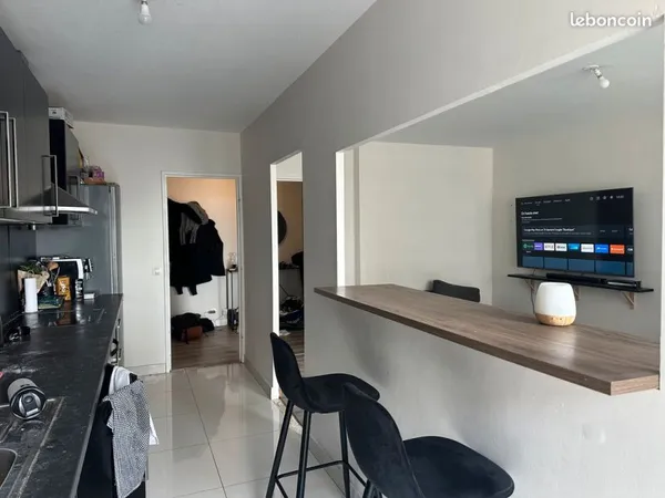 Appartements 70m2 très lumineux proche université Jean Monnet avec parking fermé et balcon