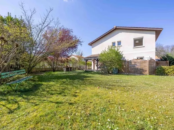 PESSAC NOÈS - Maison familiale 175 m² - Plusieurs suites parentales