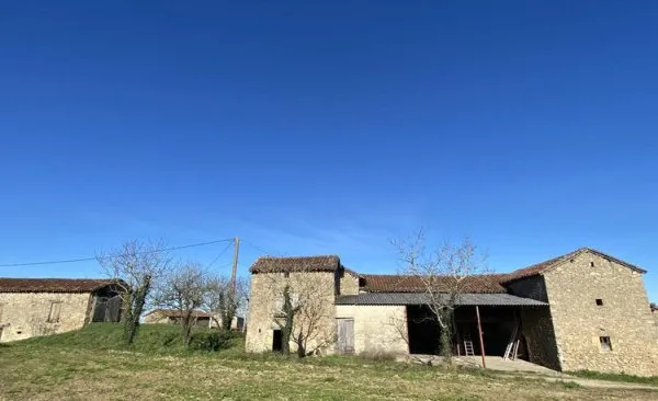 FERME A RESTAURER