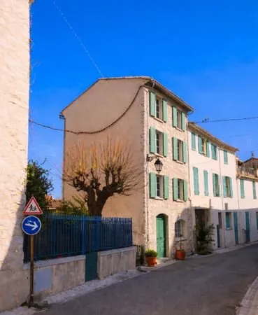 👉 Maison de village 110 m² - Vue Saint-Paul-de-Vence - Fort potentiel - 380 000