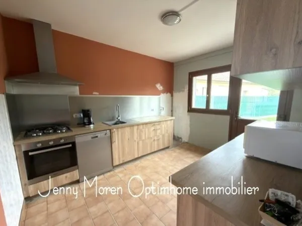 MAISON INDIVIDUELLE AVEC JARDIN GARAGE 3 CHAMBRES