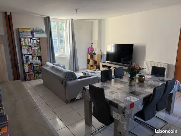 Appartement 3 pièces 73 m2 Saintes Quartier Saint-Vivien