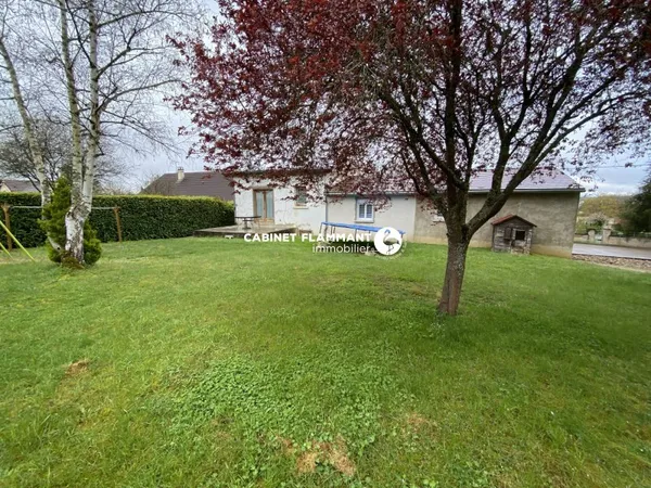 MAISON AVEC JARDIN ET GARAGE