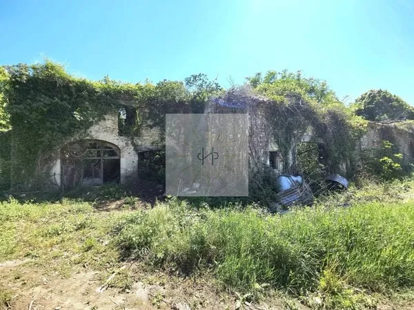 Maison 6 pièces 300 m²