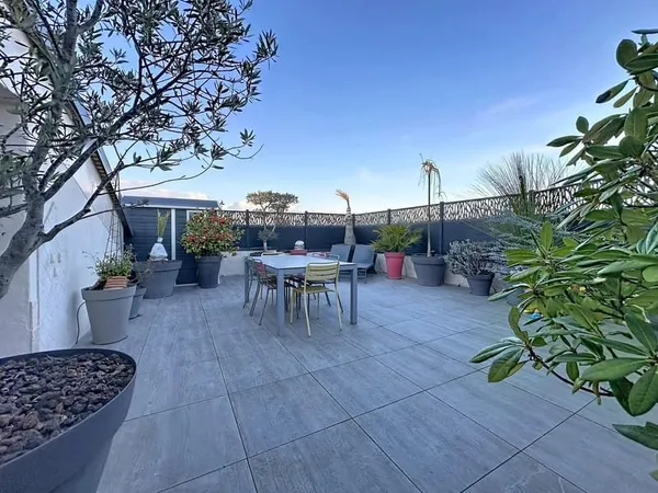 Penthouse de 85 m² avec 82 m² de terrasse.