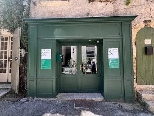 Local commercial prêt à etre exploité.