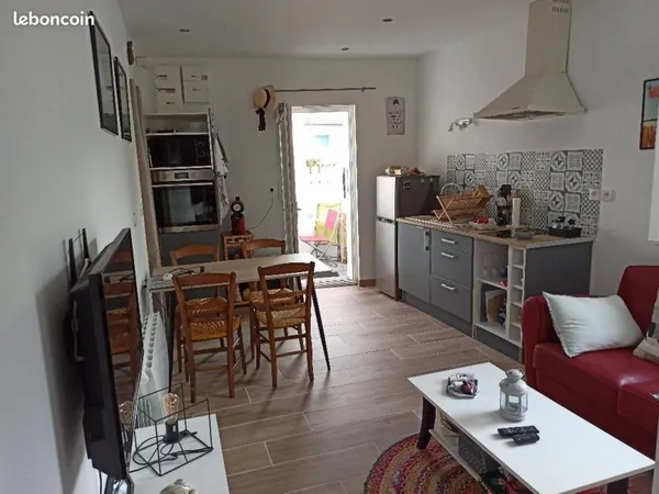 ROYAN T2 meublé, refait à neuf 34 m² + terrasse bois