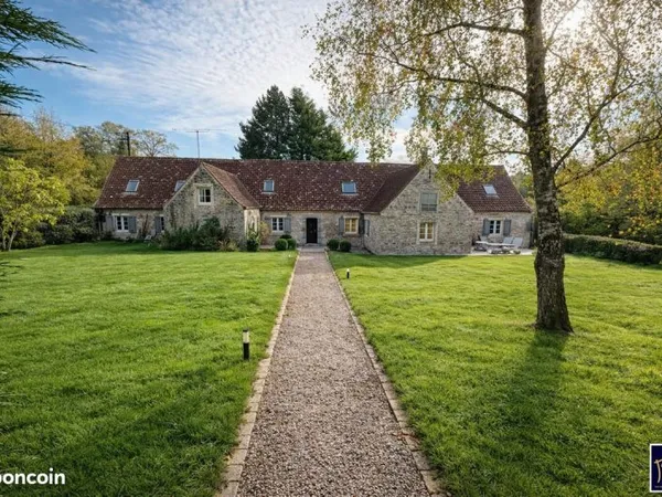 Maison 10 pièces 265 m²