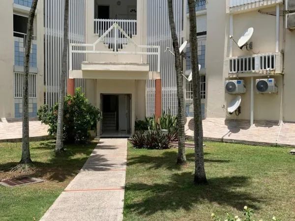 À LOUER T2 DE 53M2 AVEC ACCÈS PLAGE AU GOSIER
