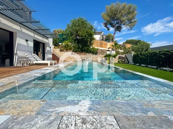 Maison 5 pièces 243 m²