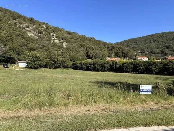 Terrain 1501 m²