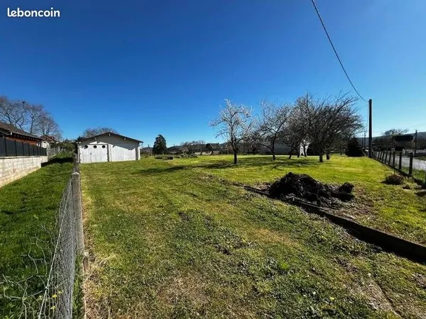 Terrain 1 228 m² Saint Pantaleon De Larche