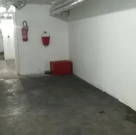 Propose parking moto a louer