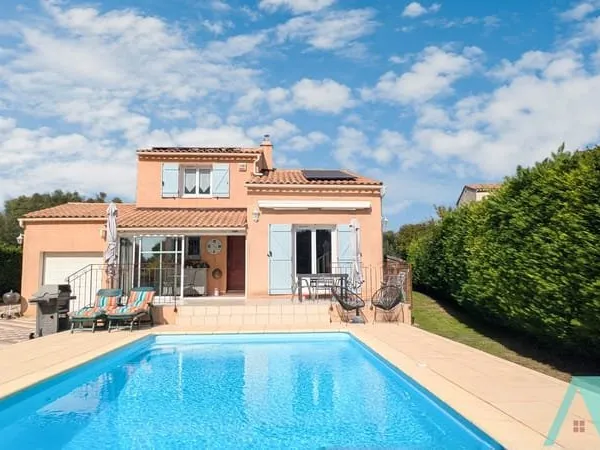 Maison 4 pièces avec garage sur terrain 1075m2
