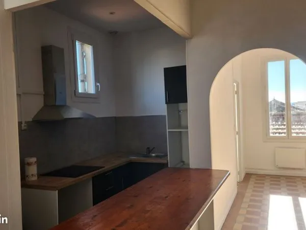 T2 35 m2 traversant ensolleilé haut saint jean du var