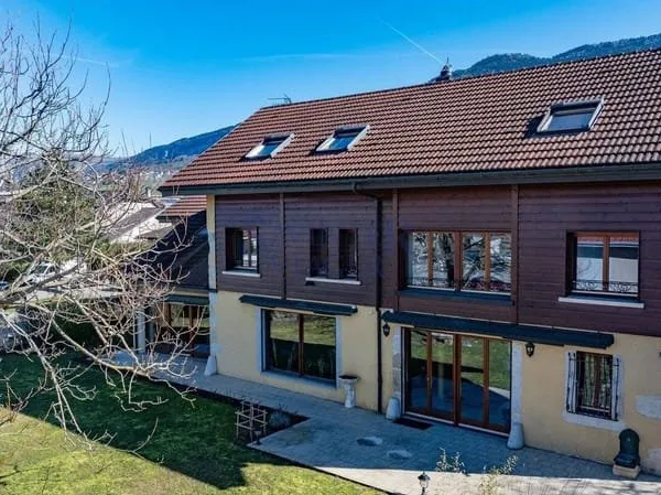 Maison 12 pièces 381 m²