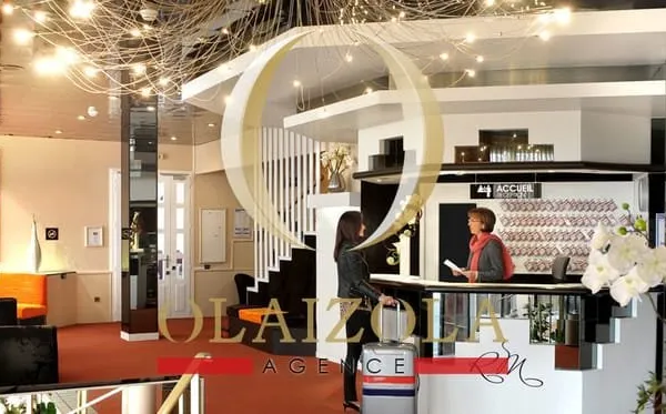 LOURDES- IMMEUBLE D'HOTEL 2760m2-96chambres