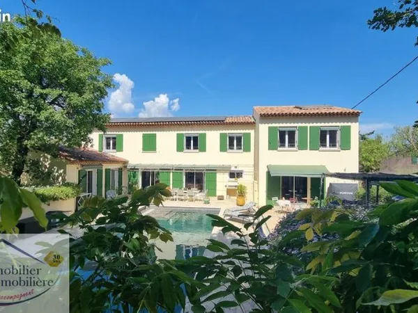 Villa 11 pièces 310 m²
