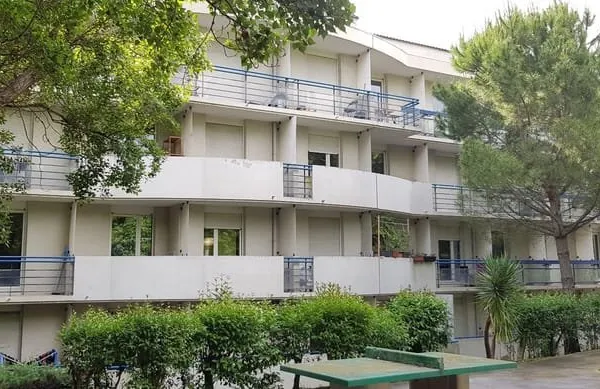 SAINT JEROME - prox Fac et IUT - Appart Duplex 30m2 dans rés