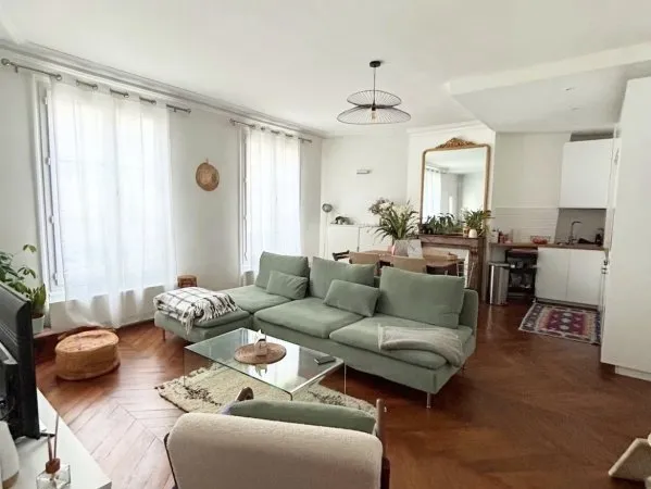 Location appartement centre Paris 10, 3 pièces - spacieux et calme