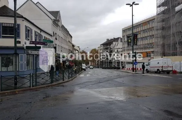 Local commercial 184 m²
